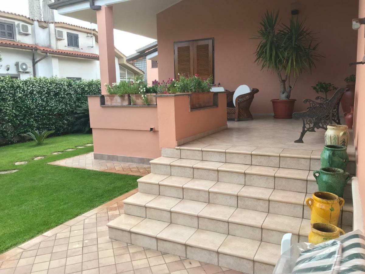 Villa Nevada -20 Min Da Roma Ladispoli Exterior photo